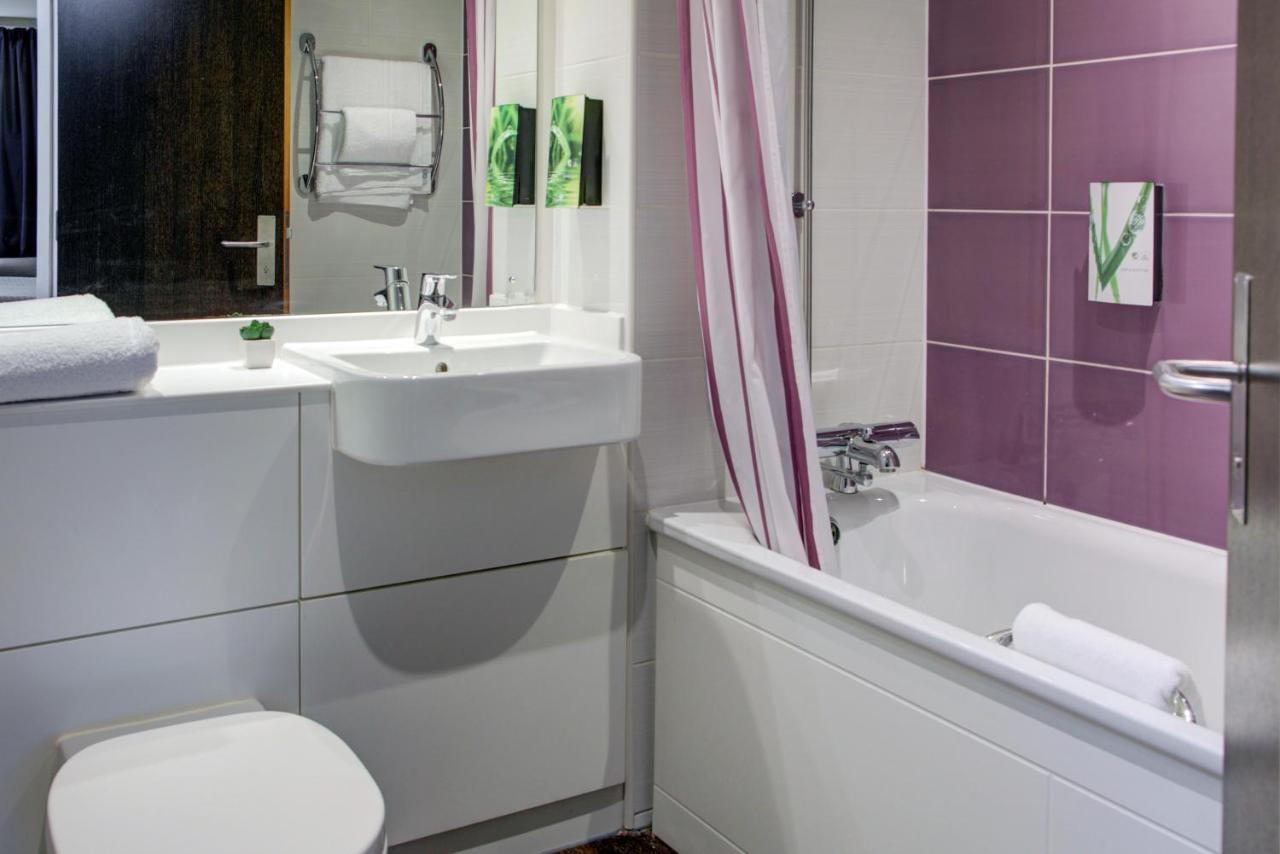 Fortune Huddersfield; Sure Hotel Collection By Best Western المظهر الخارجي الصورة